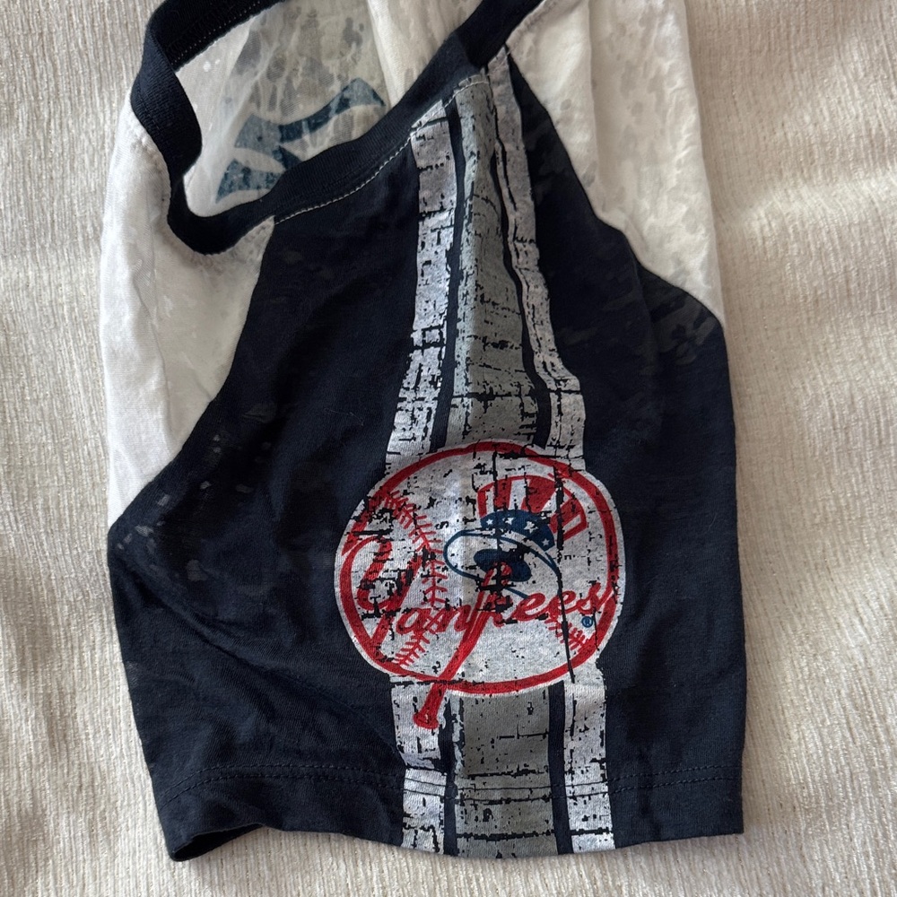 NY Yankees Women’s V-Neck Distressed Shirt - White and Navy - Picture 5 of 8